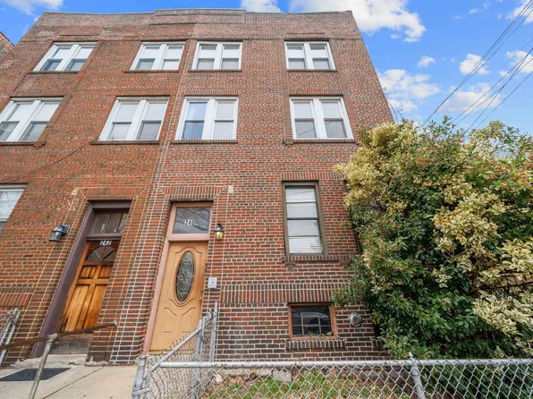 240 Clendenny Avenue image 38 of 40