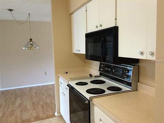 4th image of 7233 Bridgeport Ln