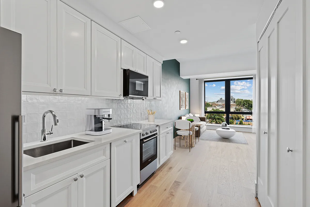 865 Rogers Avenue — Photo 2