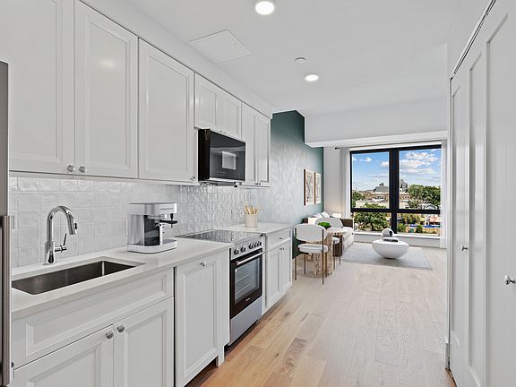 3rd image of 865 Rogers Ave APT 505