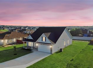 130 Merion Ln, La Vernia, TX 78121