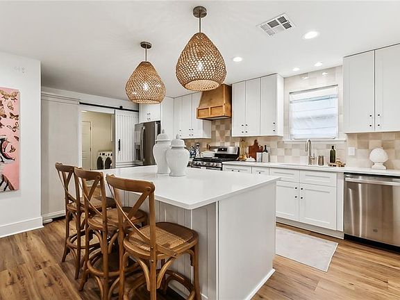 3rd image of 1909 Belmont Pl
