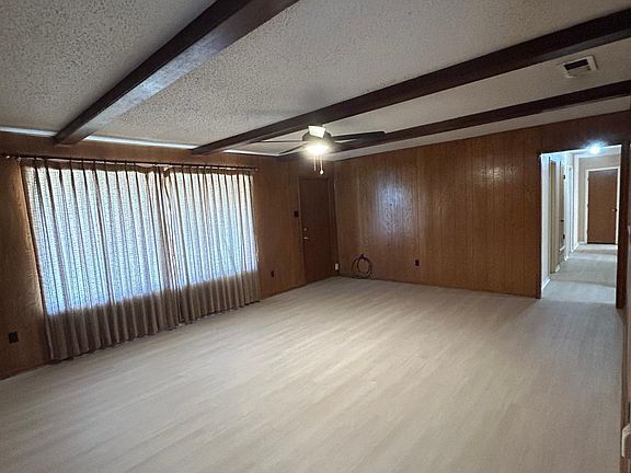 3rd image of 8003 Avenue W