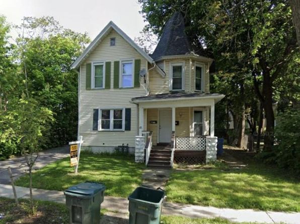 10 Locust St