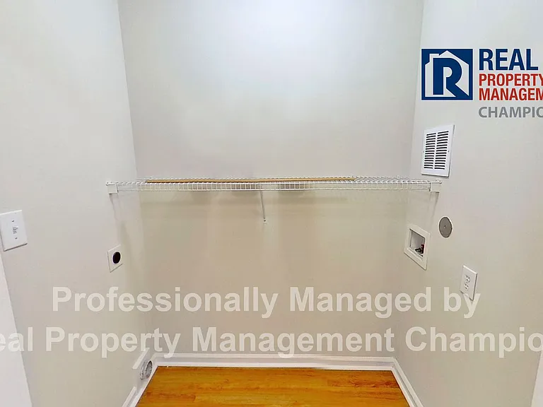 4804 S College Rd #28 — Photo 14