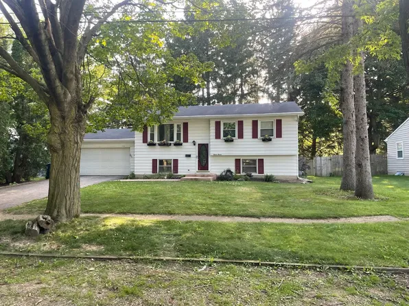 1111 Bretton Dr, Kalamazoo, MI 49006