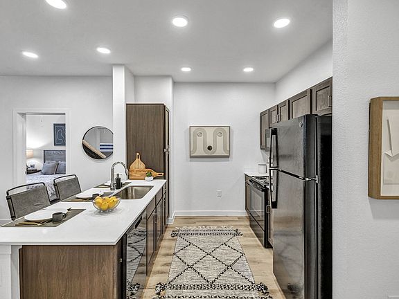 3rd image of 5724 E Howard Ln #5205