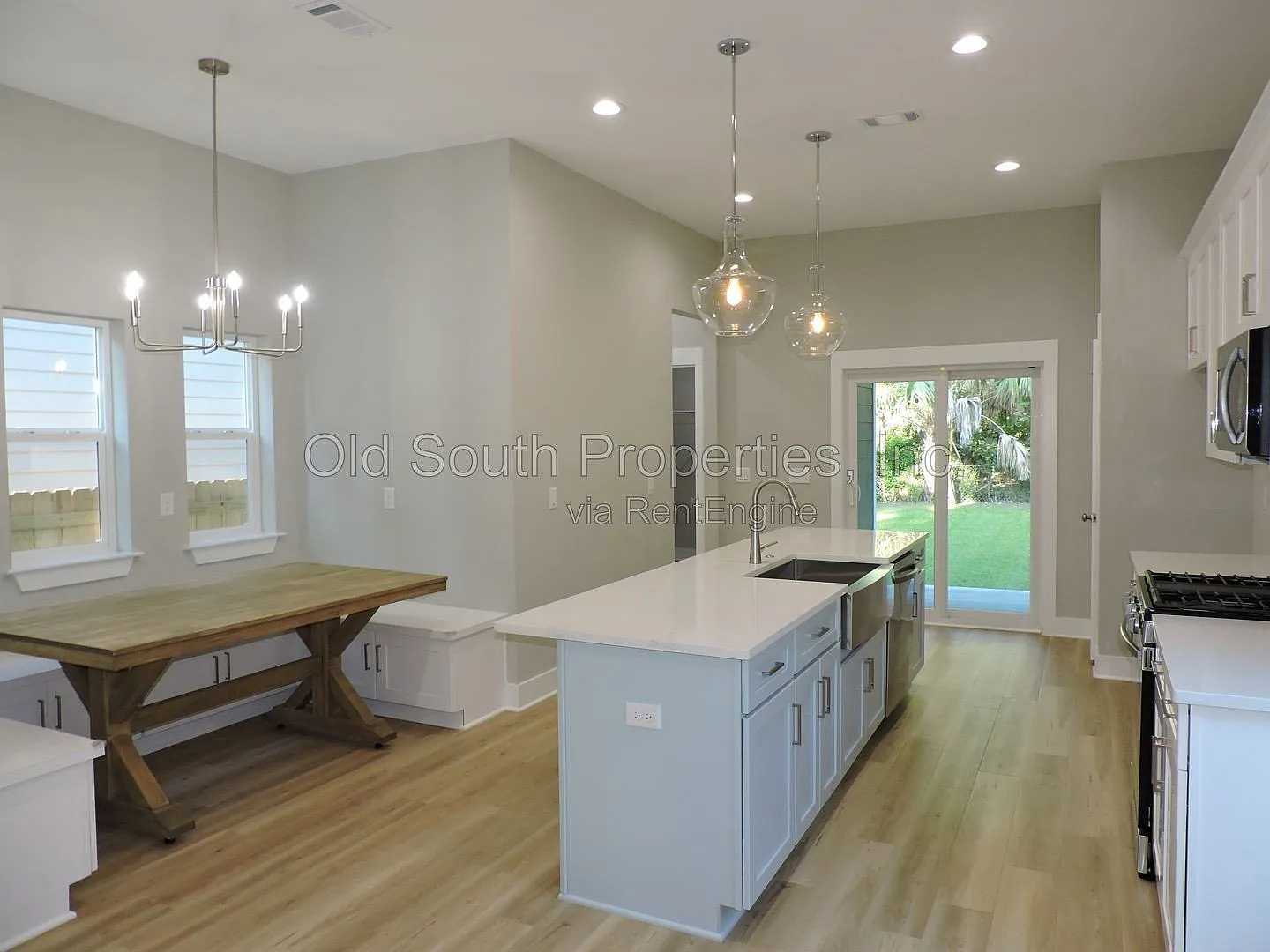 706 N F St — Photo 4