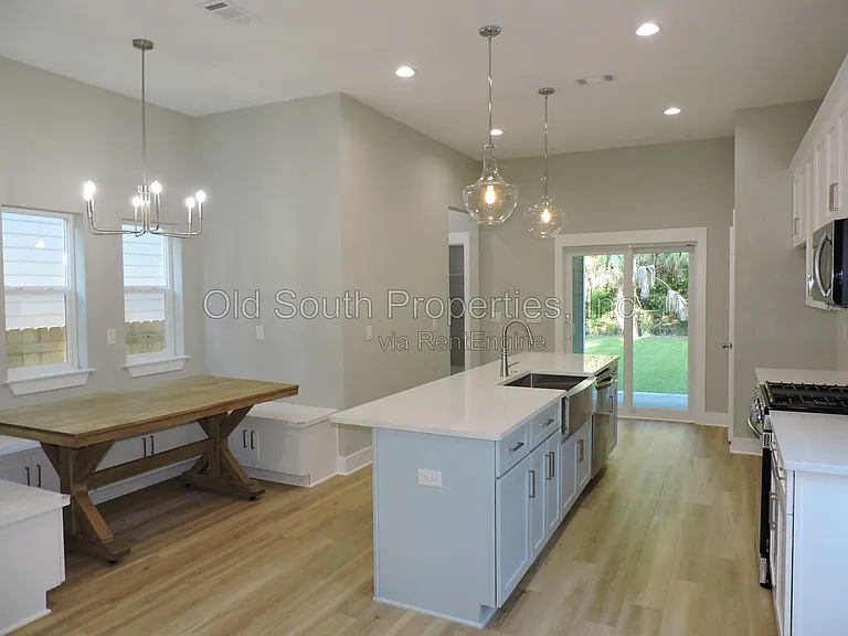 706 N F St #A — Photo 4
