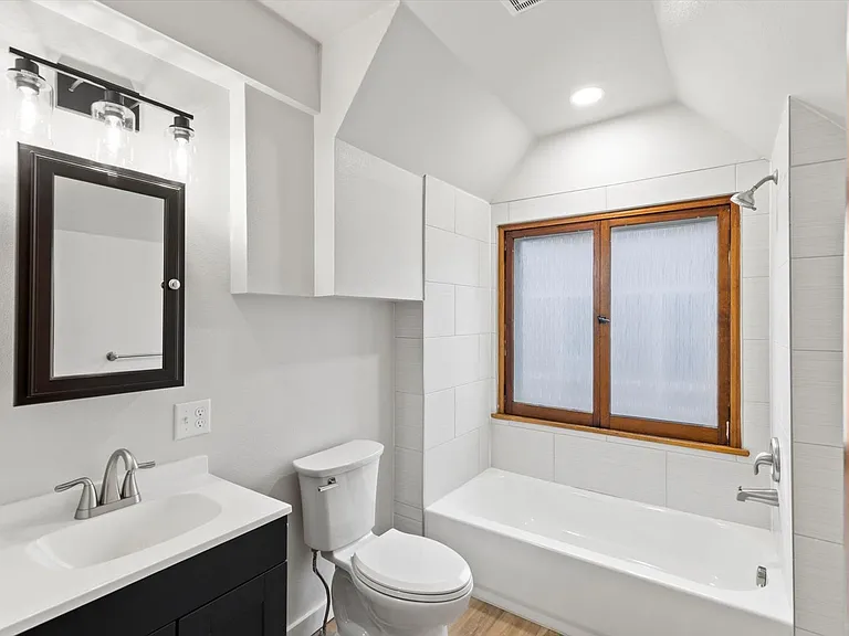 700 Macon Ave — Photo 19