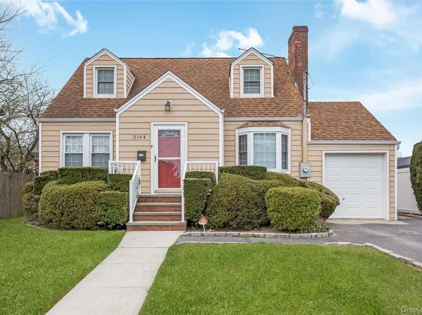 2164 Willow Street, Wantagh, NY 11793