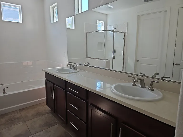 1660 Spring St — Photo 12
