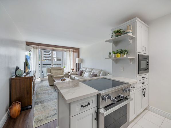 445 Kaiolu St APT 409