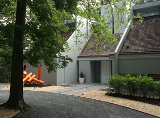 8630 Overlook Rd, Mc Lean, VA 22102