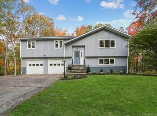 670 Booth Hill Rd, Trumbull, CT 06611