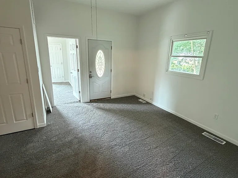 702 S Sandusky St — Photo 10