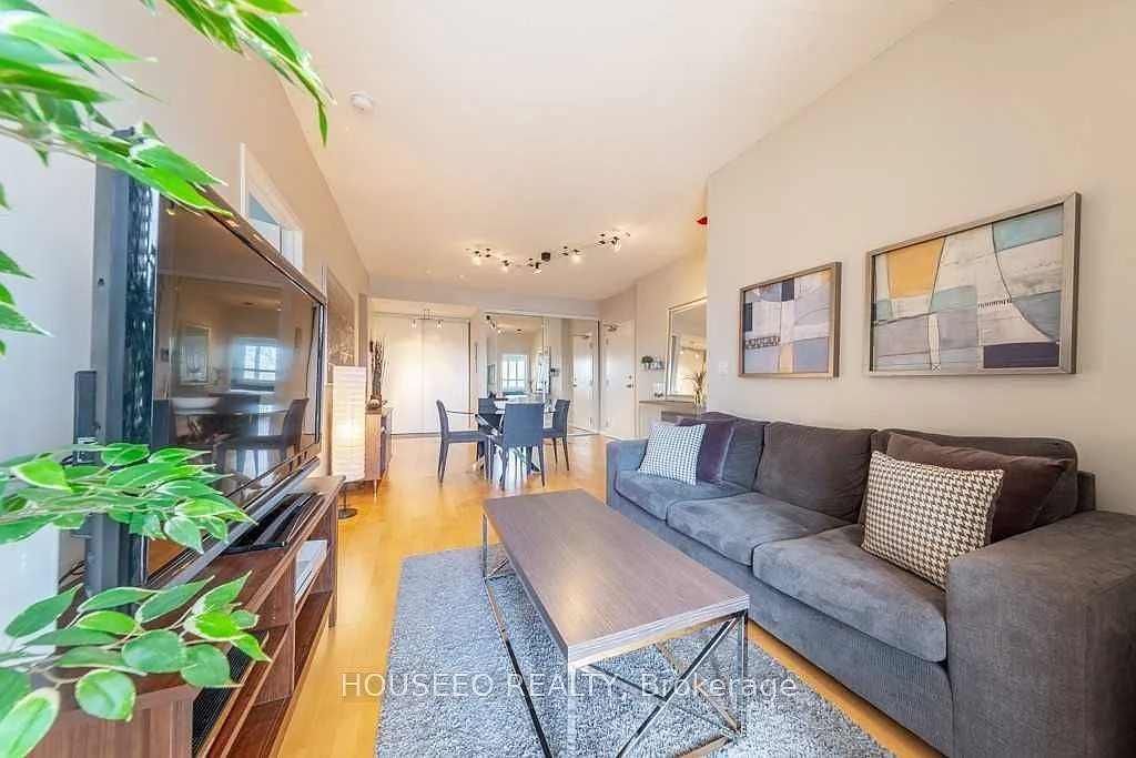 2 bed, $2,400 — Photo 4