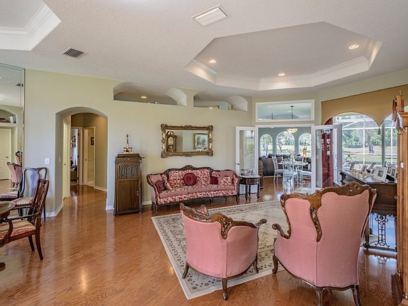 4th image of 404 Havilland Ct