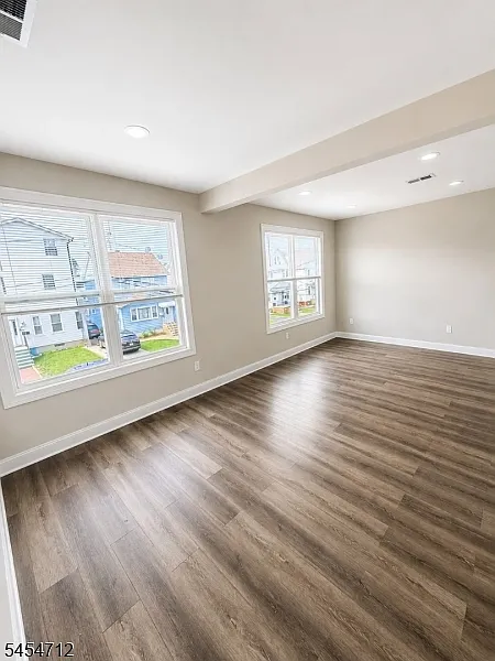 3 bed, 1.0 bath, $2,500 — Photo 3