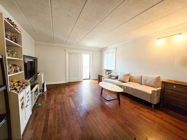 3808 147th St APT 4B, Flushing, NY 11354