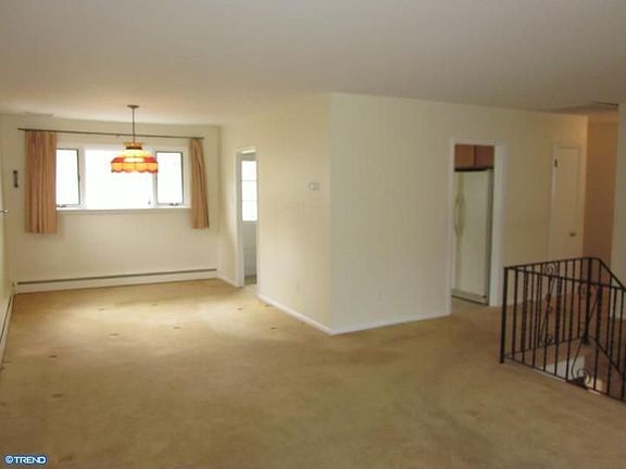 4th image of 5 Devon Ln