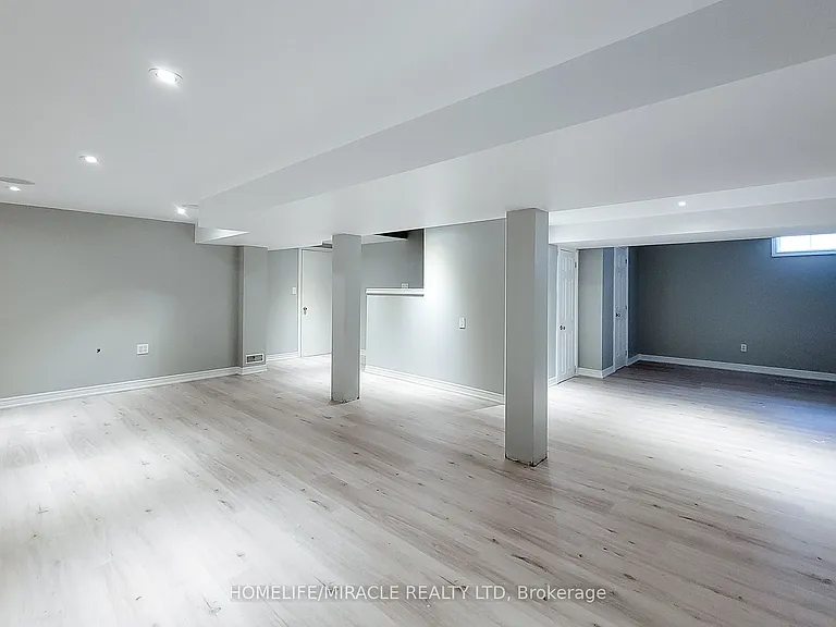 4559 Street Volodymyr Cres — Photo 42
