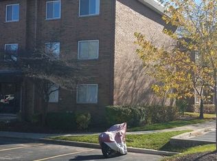 1001 Buccaneer Dr #8-05, Schaumburg, IL 60173