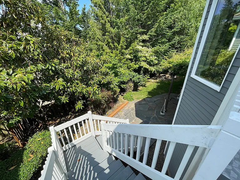 211 NW 110th Ave — Photo 43
