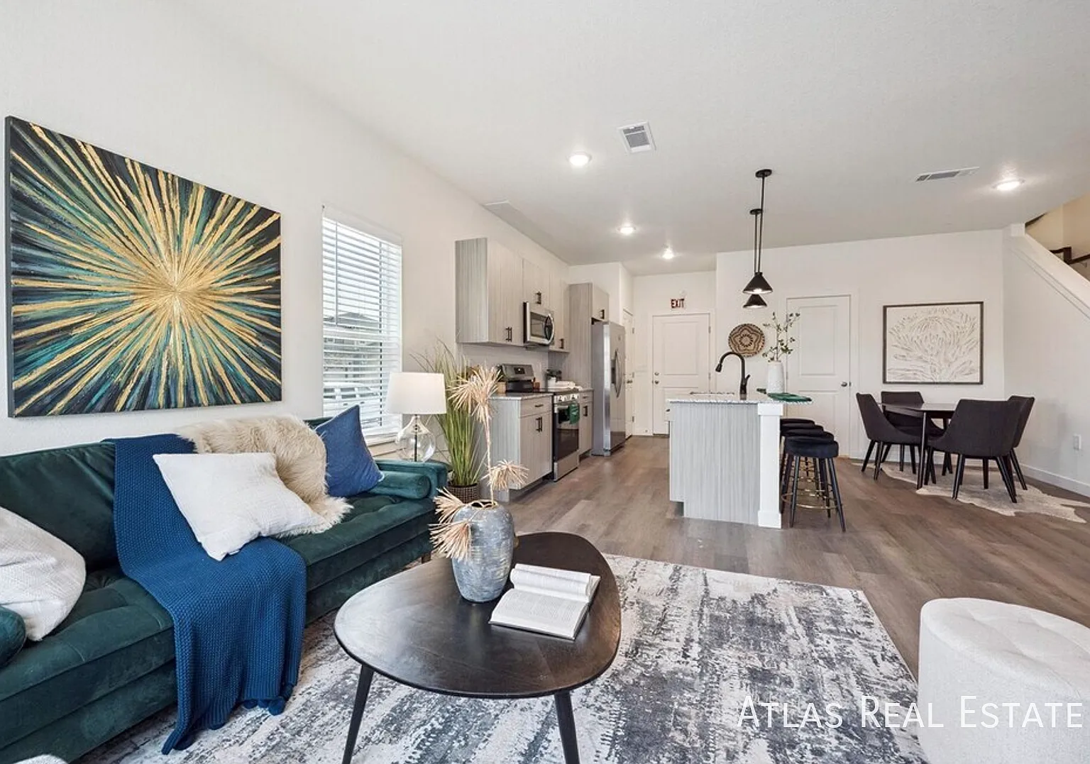 Limited Supply On 2-Beds!! Move In Today, Deposits Only $1,000! — Photo 1