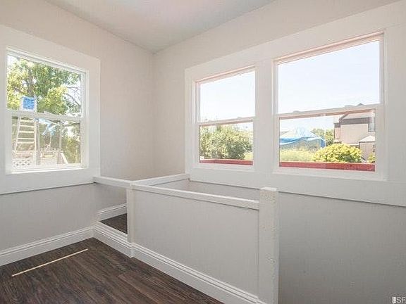 Laundry Area (Hookup Only)