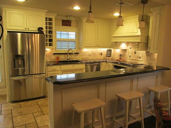 3rd image of 1701 Danube Ln