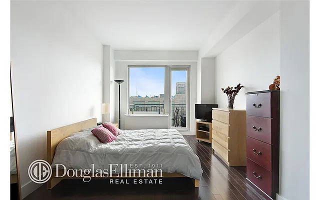 Rented by Douglas Elliman | media 4