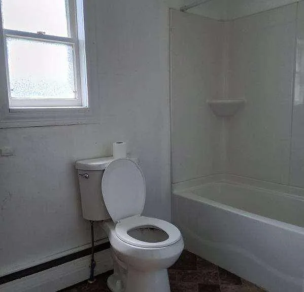 122 Commercial Ave #B — Photo 7