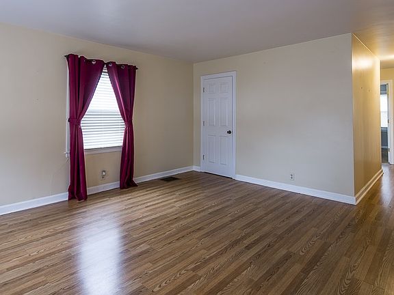 4th image of 1402 Dayton Ave