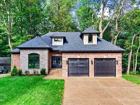 2nd image of 207 Cherry Hill Rd