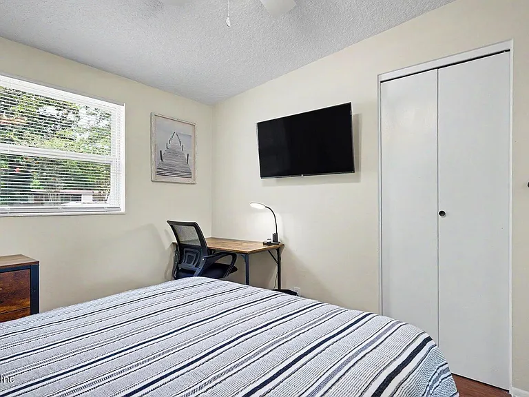 2909 Lauderdale Dr E #F-2 — Photo 5