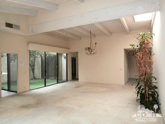 5th image of 1261 Primavera Dr N