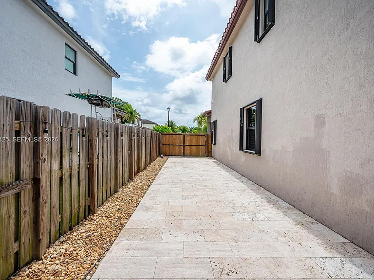 25006 SW 118th Ave — Photo 39