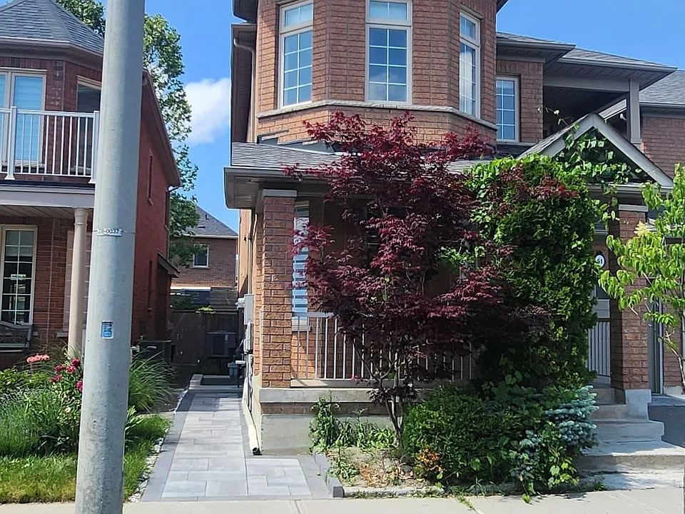51 Waldron Cres
