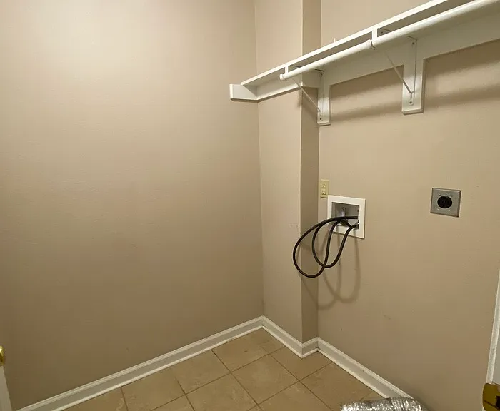 299 Meadowbrook Dr — Photo 13