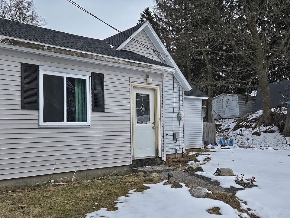 1st image of 138 Mosser St