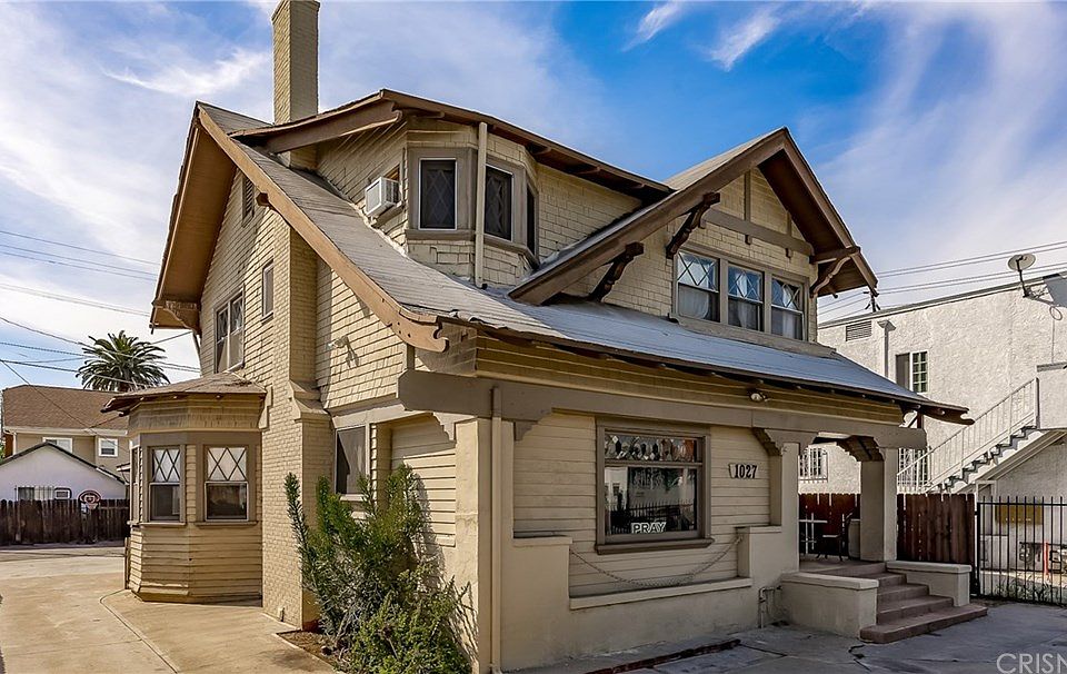 1st image of 1027 N Heliotrope Dr