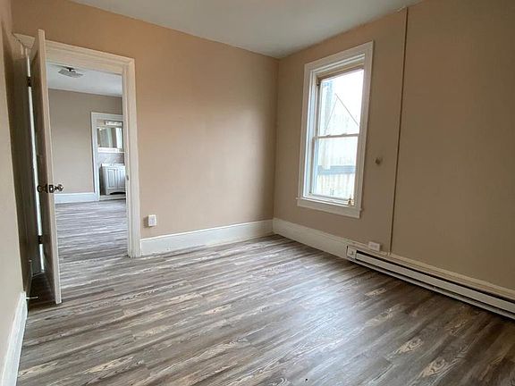 3rd image of 22 Orange St