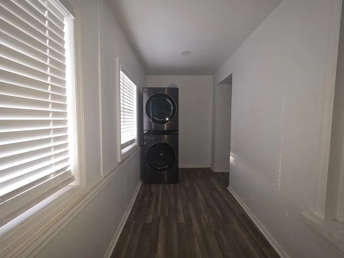 Building Photo - 119 Columbus Pl #1