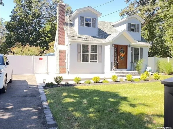 (undisclosed Address), Mastic Beach, NY 11951