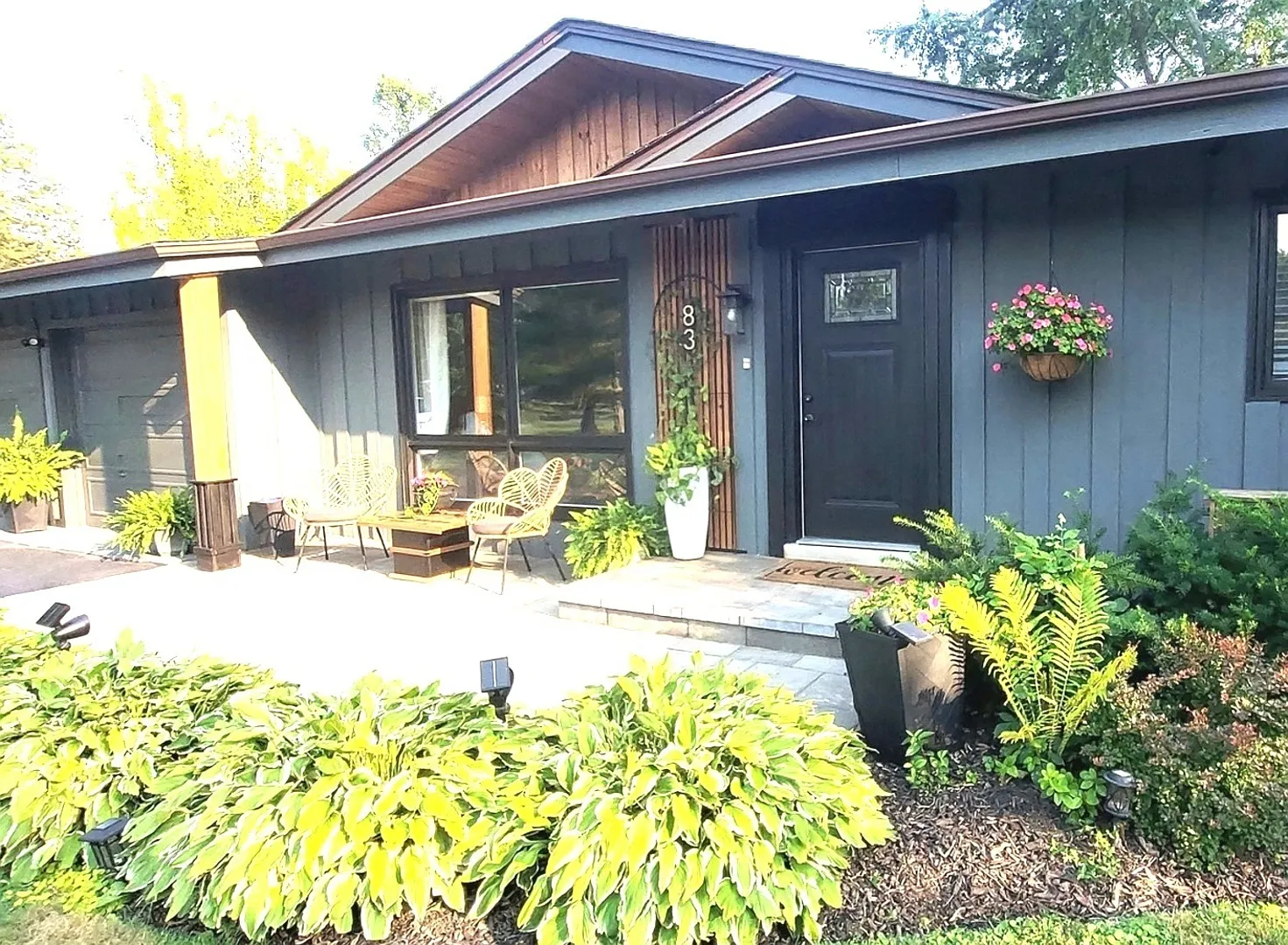 3 bed, 2376 sqft, $3,900 — Photo 4