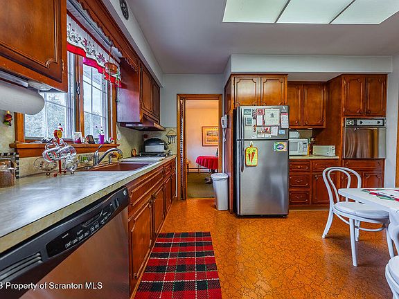 2nd image of 105 Jermyn St