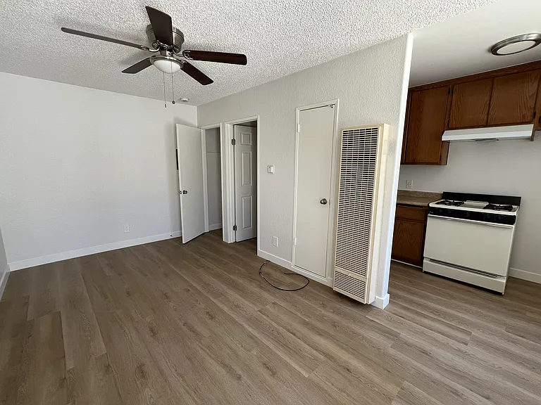 637 McDonnell Ave #637B — Photo 2