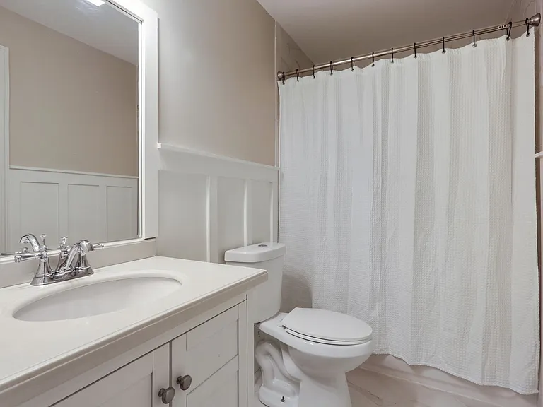 220 Mansell Cir — Photo 21