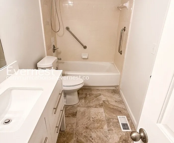 2163 Cheshire Dr — Photo 7